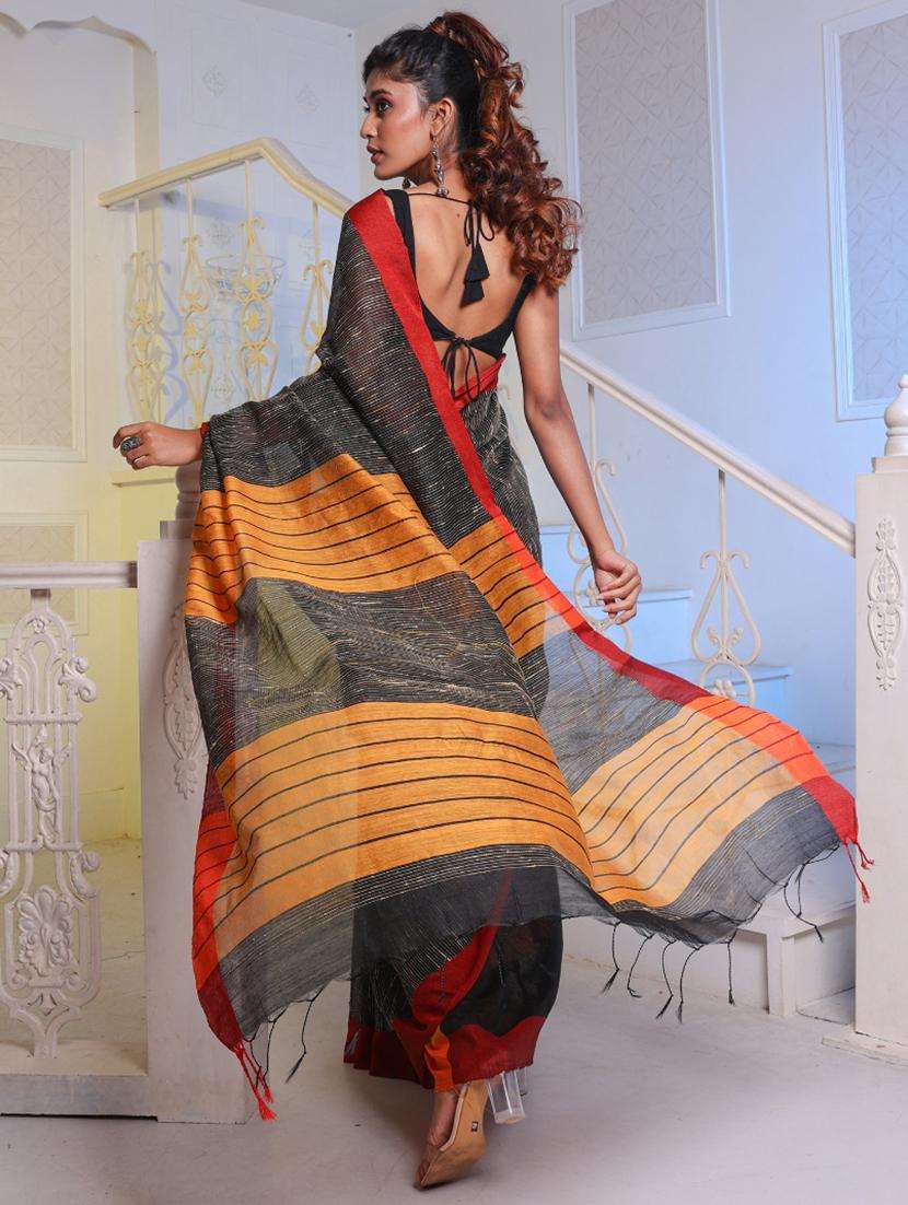women self design handloom saree with blouse - 22043678 -  Standard Image - 2