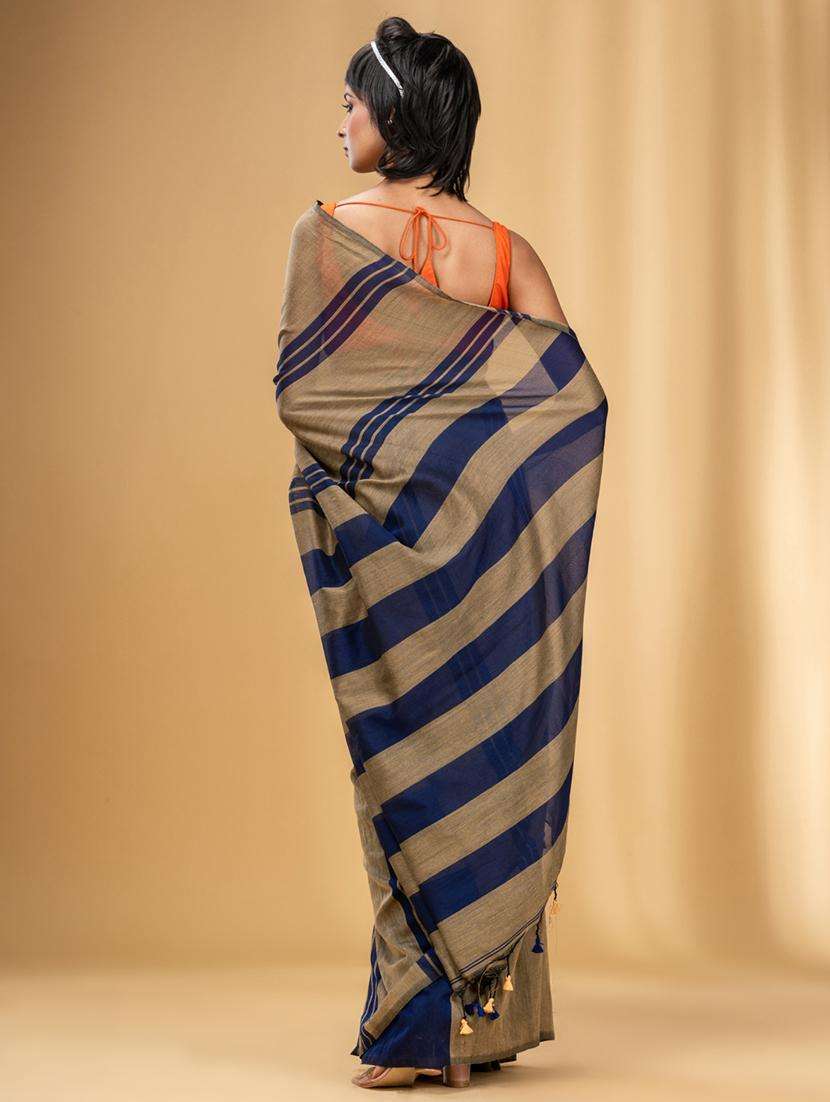 women striped handloom saree with blouse - 22043746 -  Standard Image - 2