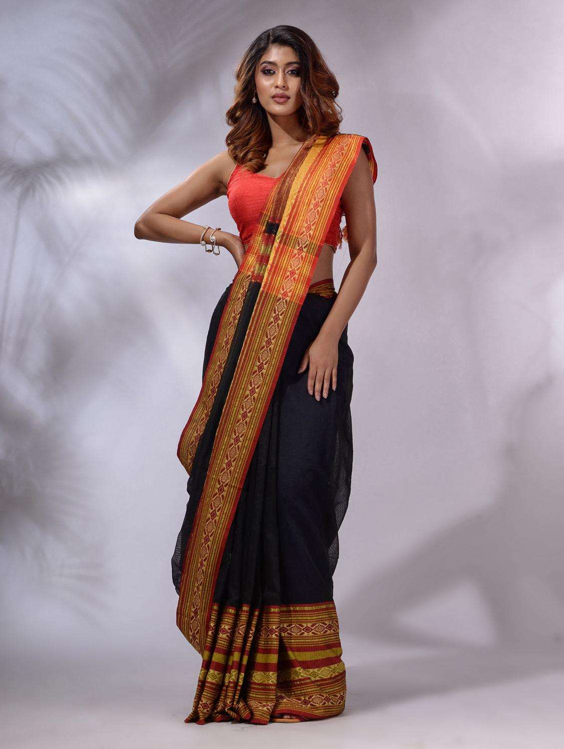 women solid with bordered handloom saree with blouse