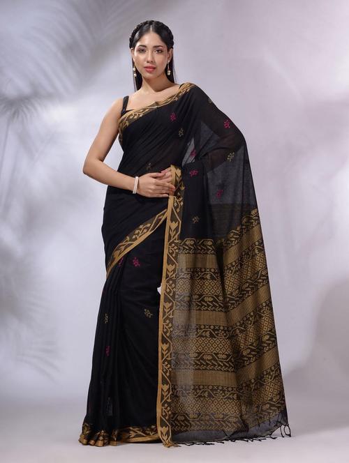 women self design handloom saree with blouse - 22043809 - Standard Image - 0