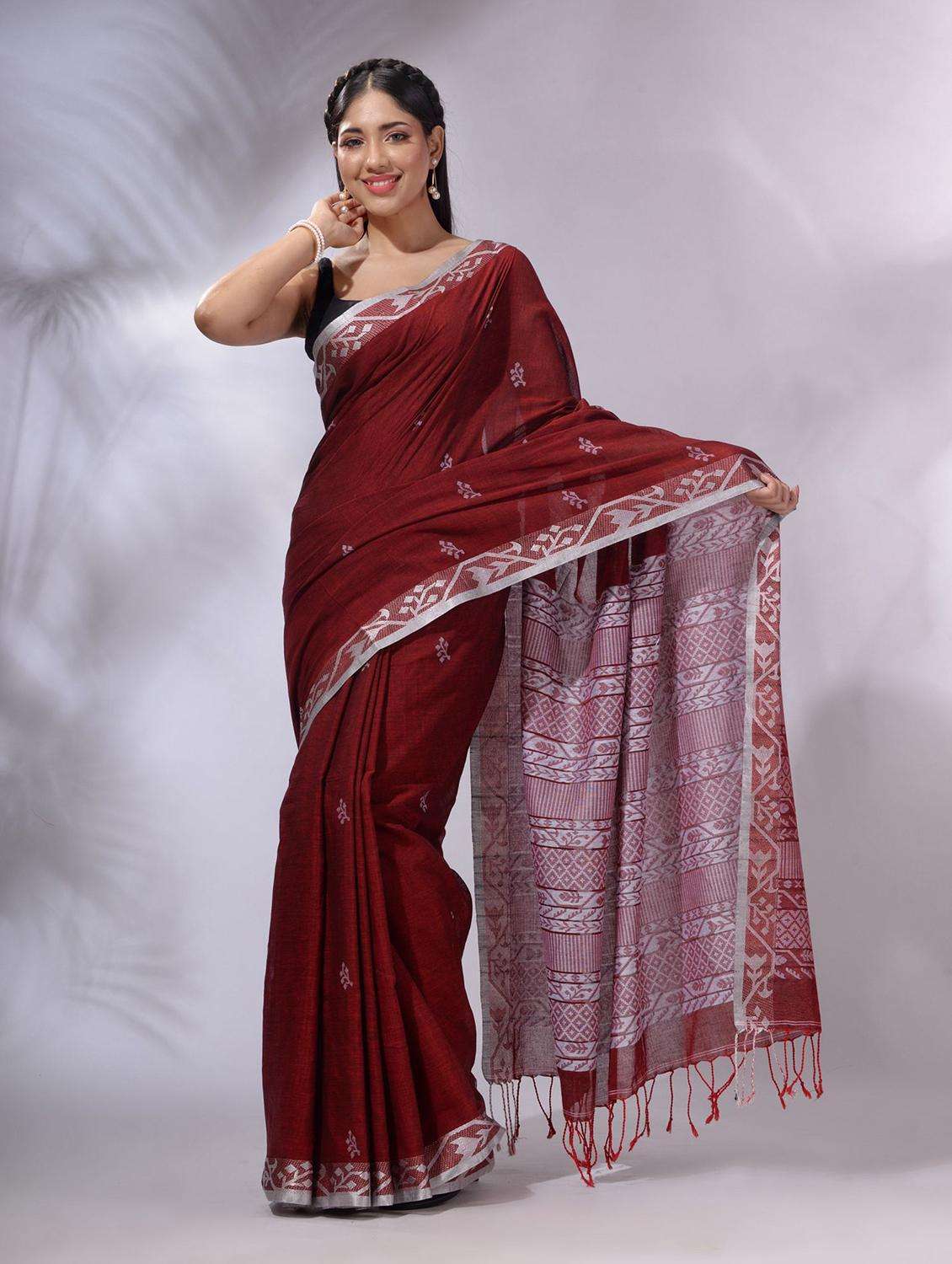 women self design handloom saree with blouse