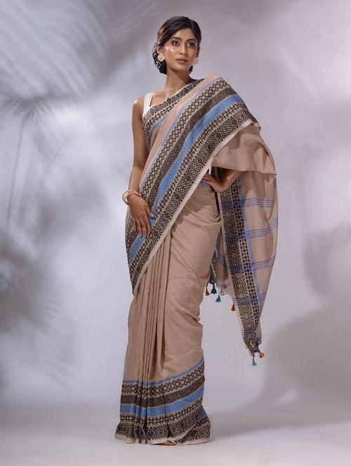 women beige handloom saree with blouse - 22043829 - Standard Image - 0