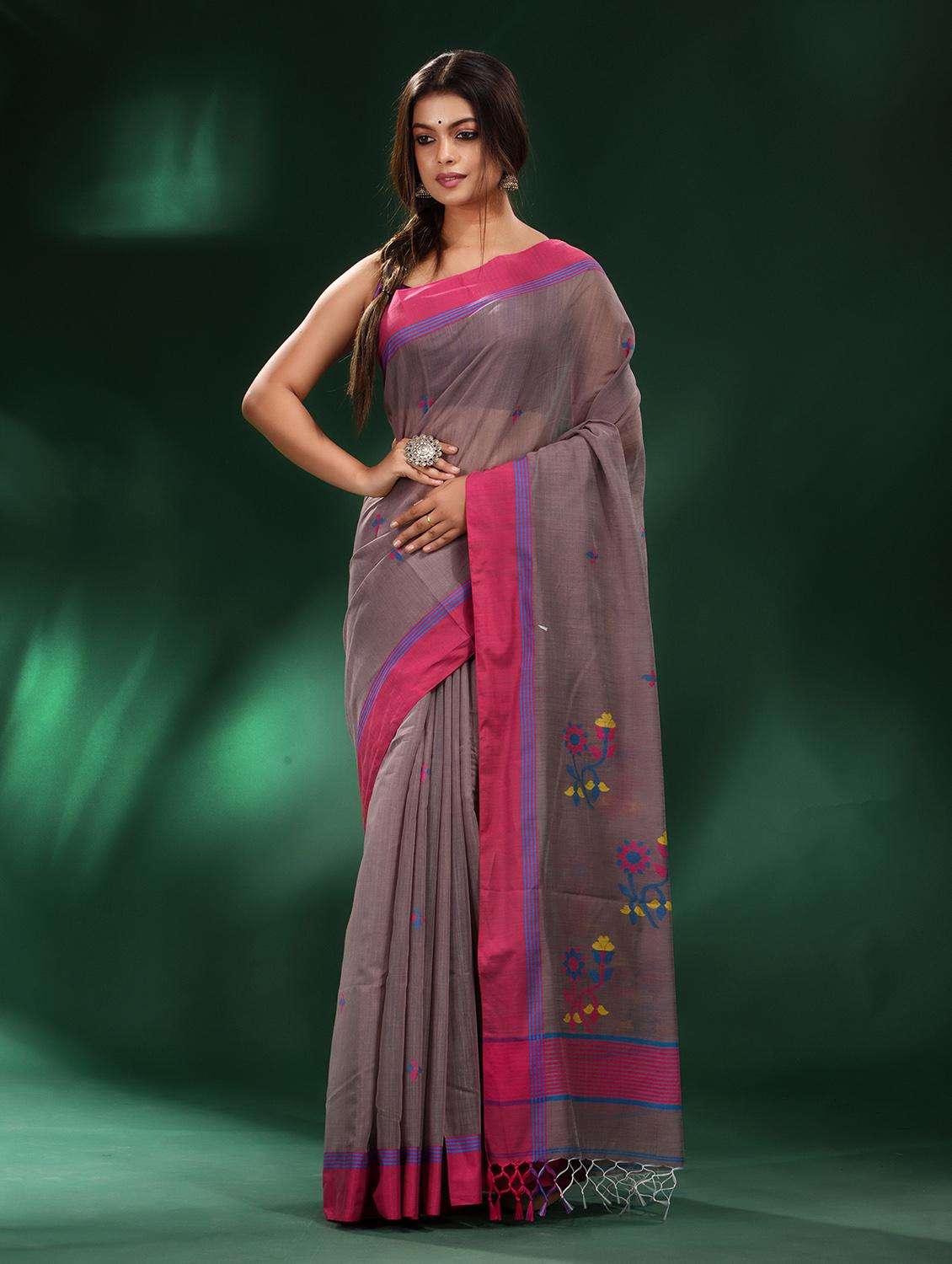 women self design handloom saree with blouse