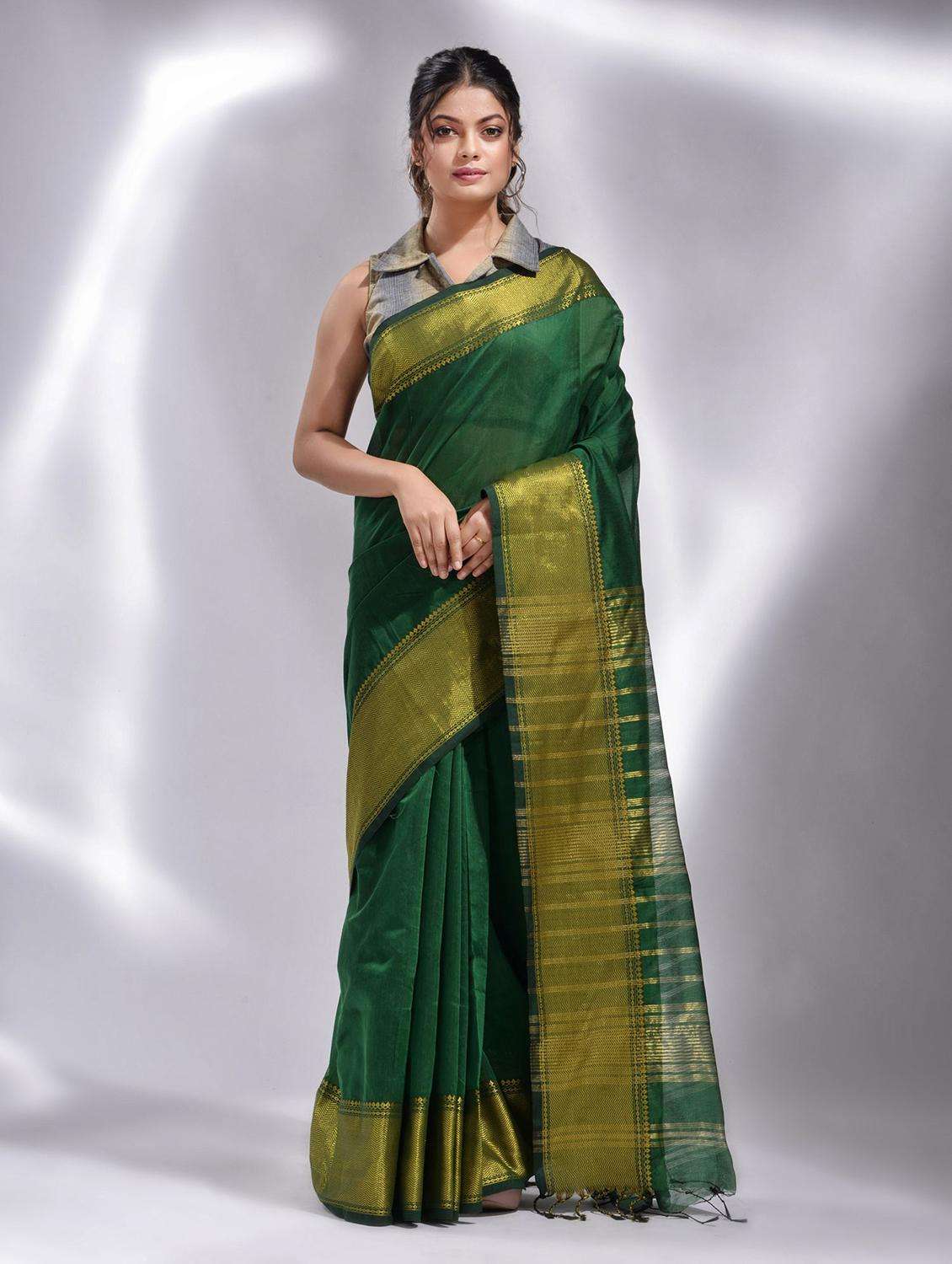 women solid with bordered saree with blouse