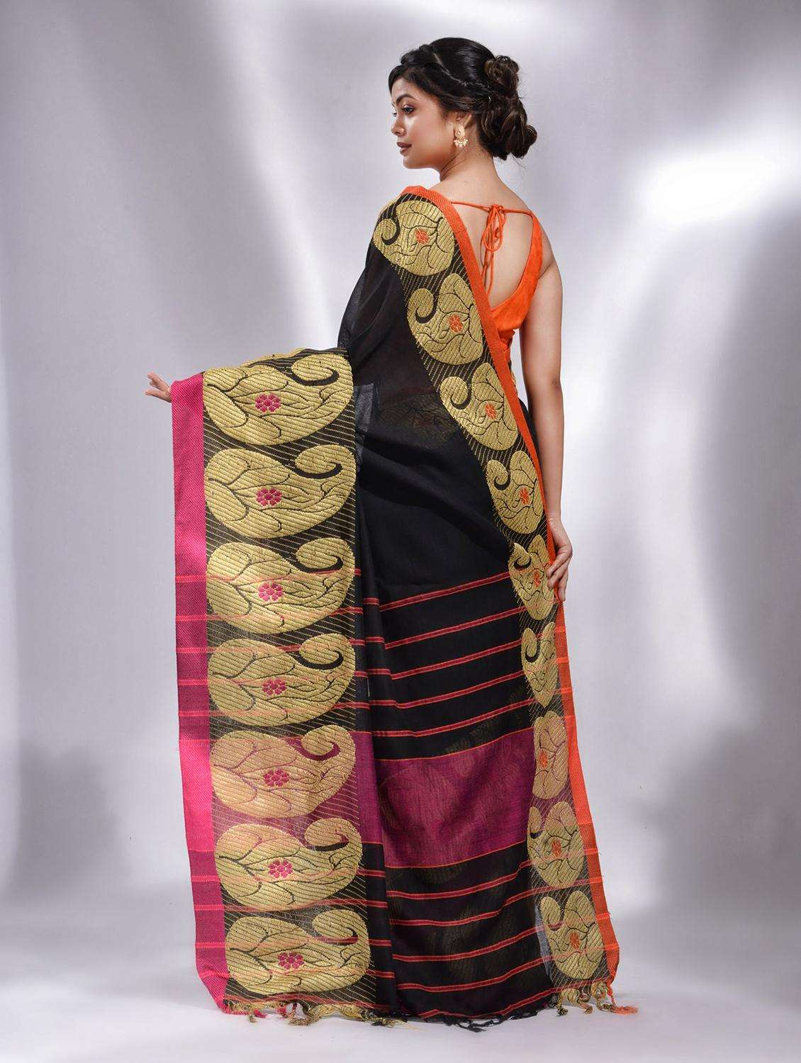 women solid with bordered saree with blouse - 22043913 - Standard Image - 2