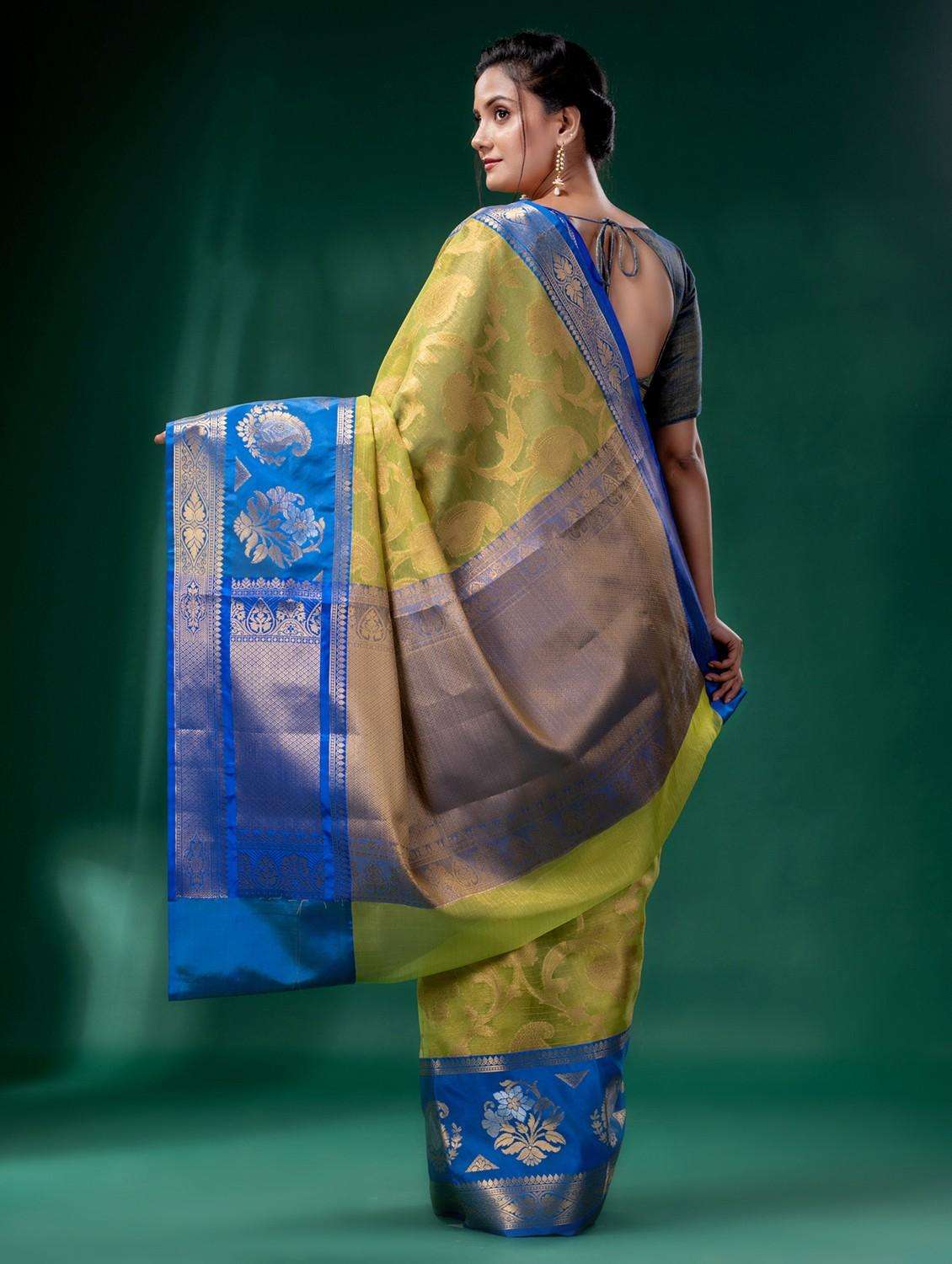women self design bordered saree with blouse - 22043927 - Standard Image - 2