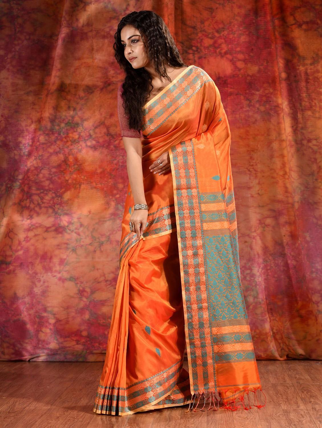 women self design handloom saree with blouse - 22043978 - Standard Image - 2