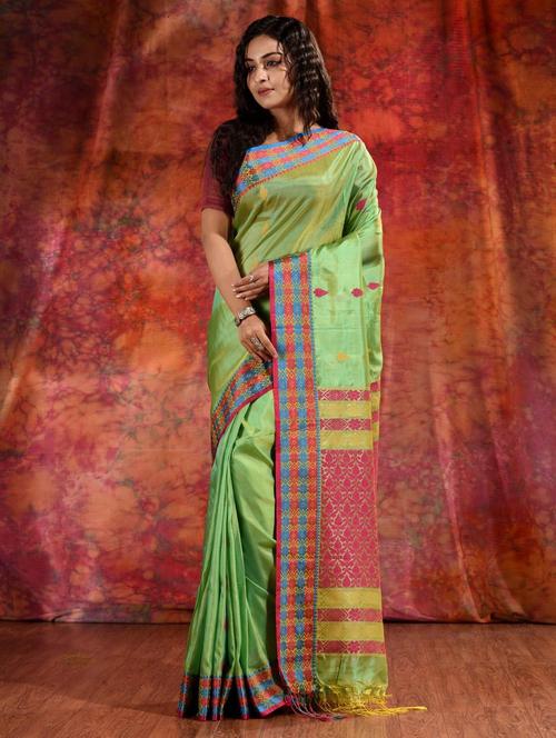 women self design handloom saree with blouse - 22043981 - Standard Image - 0