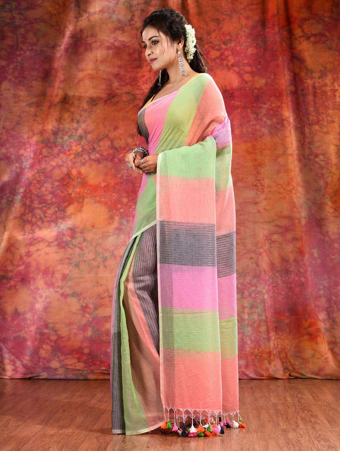 women color block handloom saree with blouse - 22043992 -  Standard Image - 2