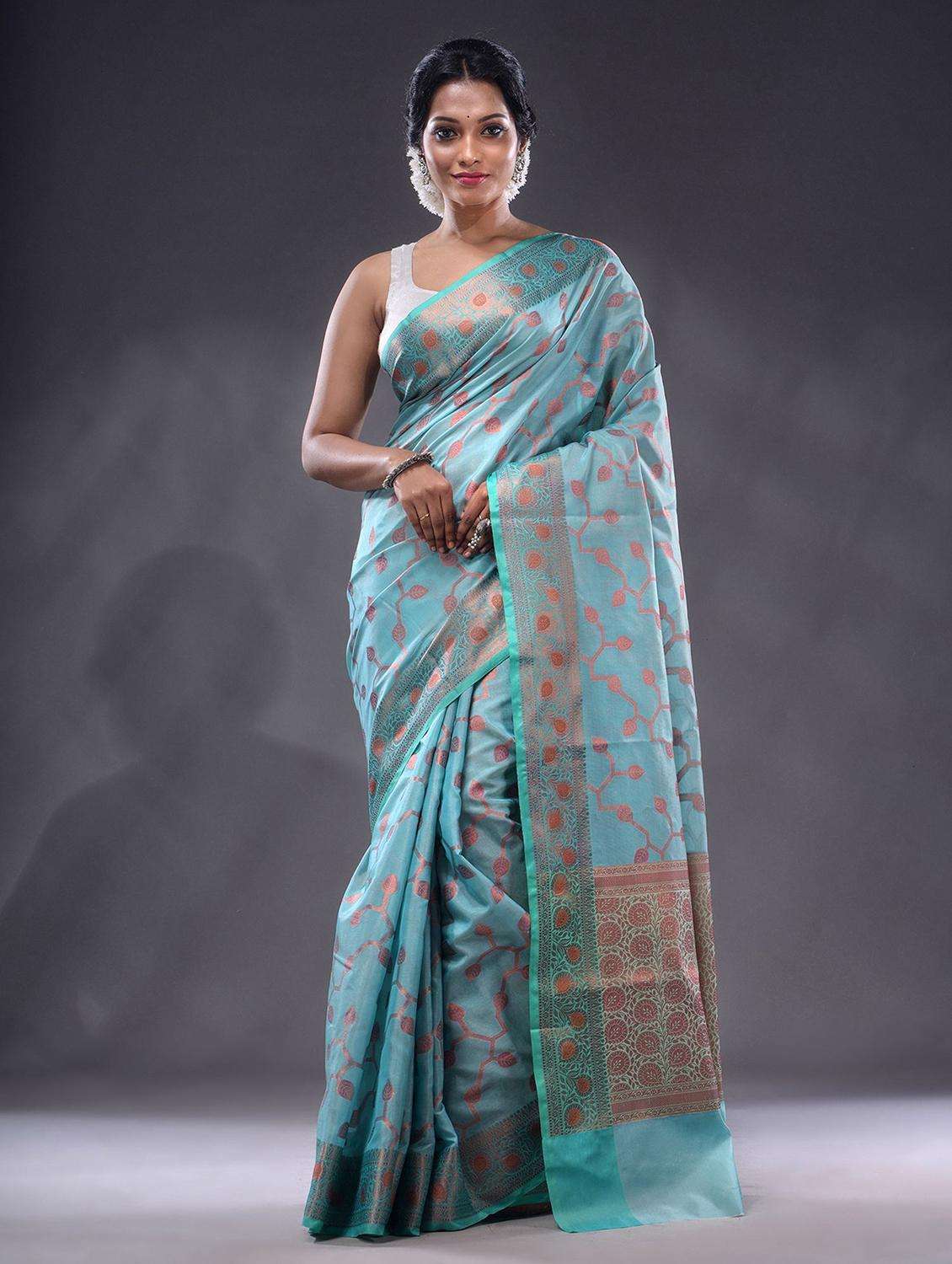 women self design bordered saree with blouse