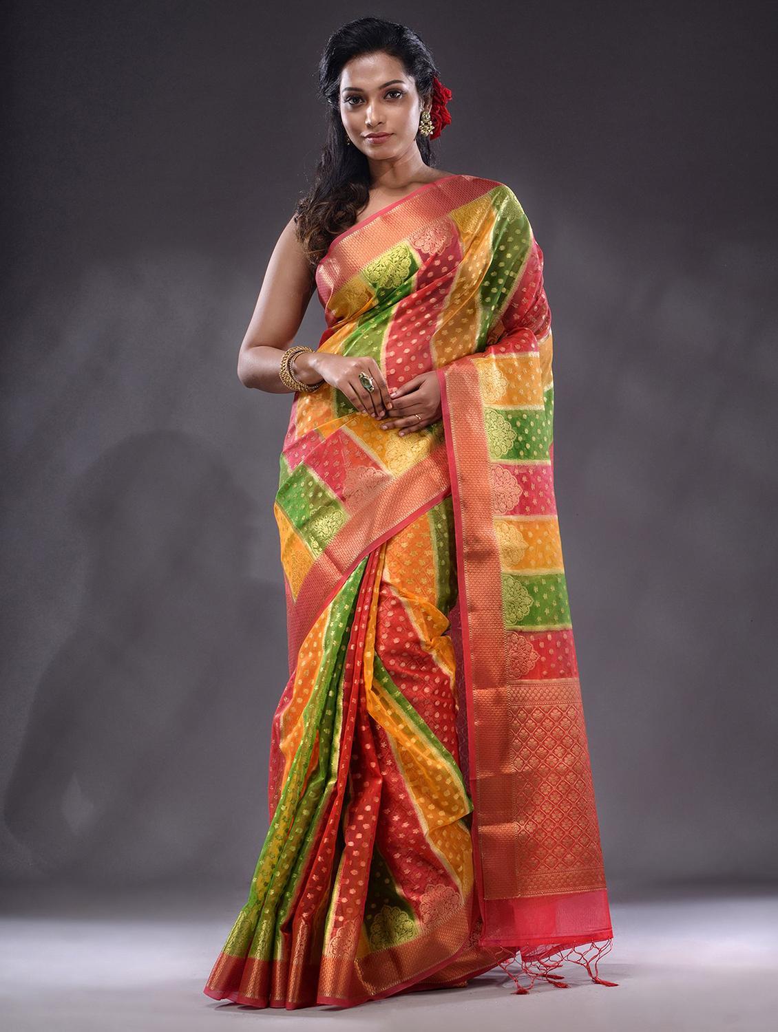 women self design handloom saree with blouse - 22044093 - Zoom Image - 0