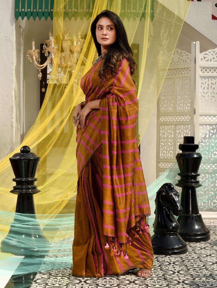 women striped handloom saree with blouse - 22044122 -  Standard Image - 2