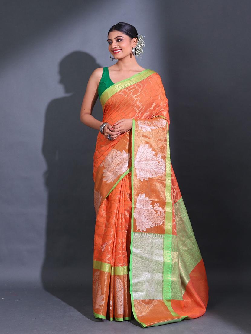 women self design bordered saree with blouse - 22044133 - Zoom Image - 0