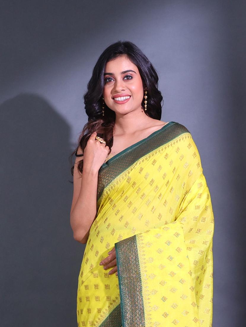 women self design bordered saree with blouse - 22044169 - Standard Image - 2