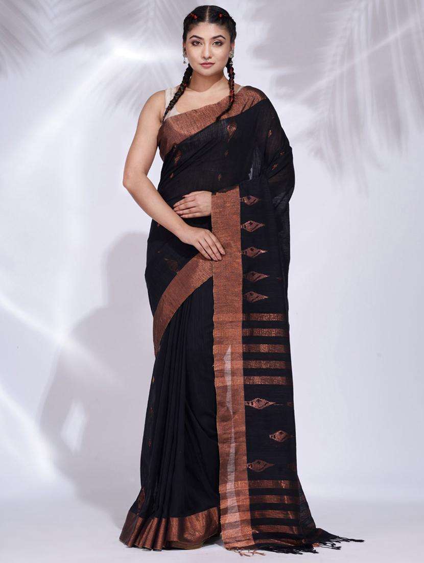 women self design handloom saree with blouse - 22045686 - Zoom Image - 0