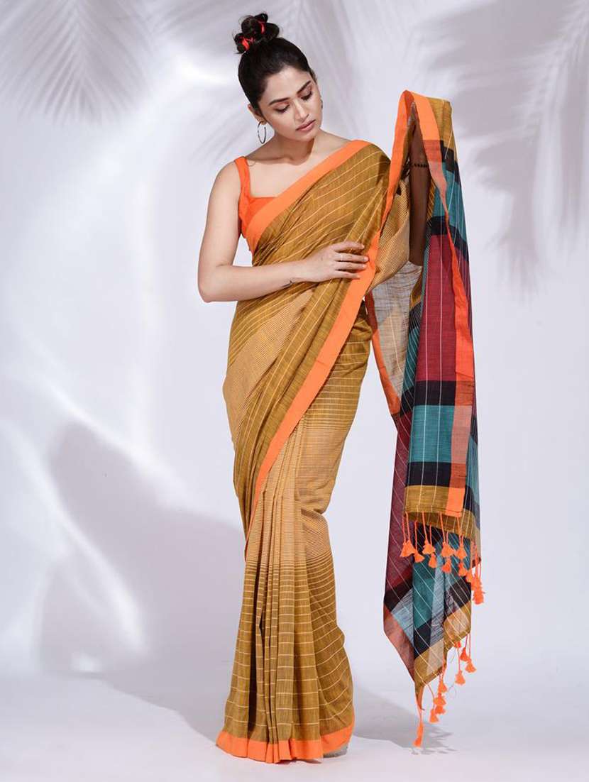 women striped handloom saree with blouse - 22045693 -  Standard Image - 2