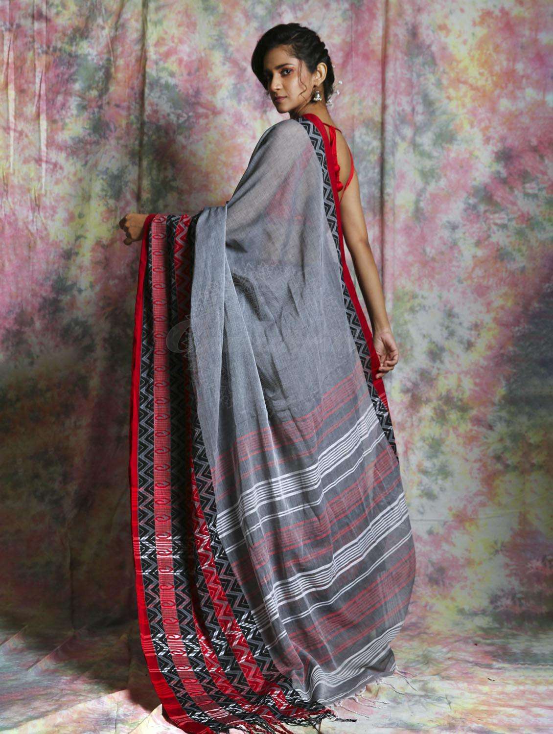 women self design handloom saree with blouse - 22045743 -  Standard Image - 2
