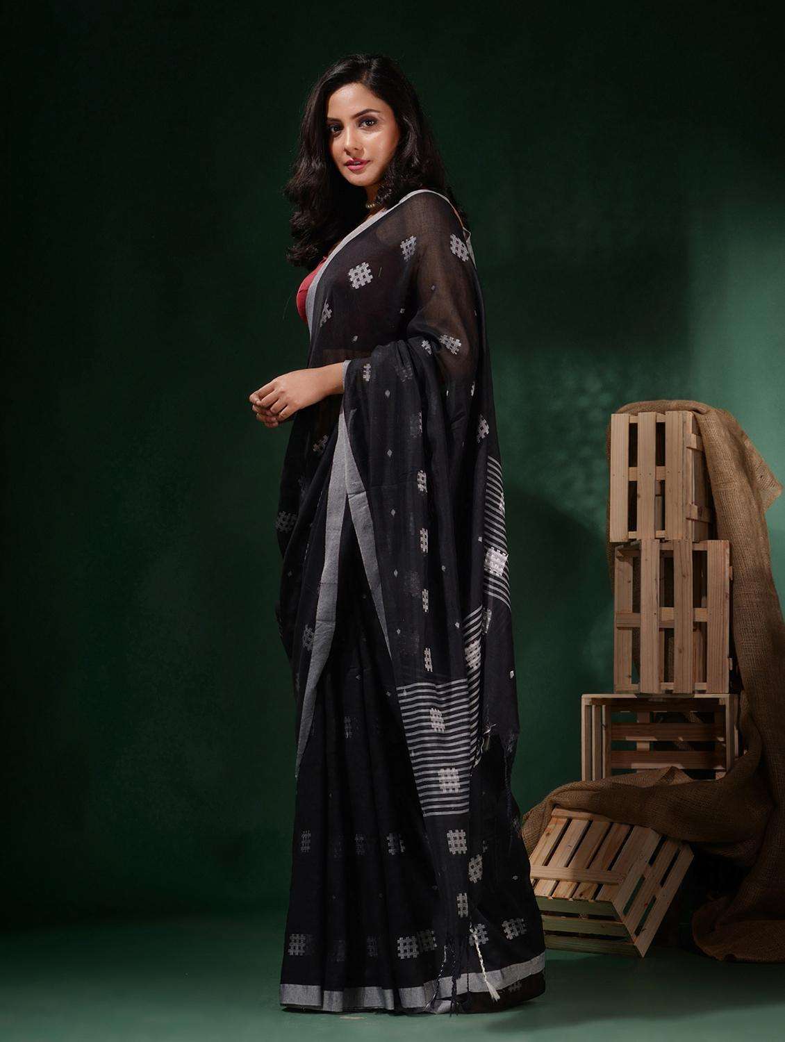 women self design handloom saree with blouse - 22045774 -  Standard Image - 2