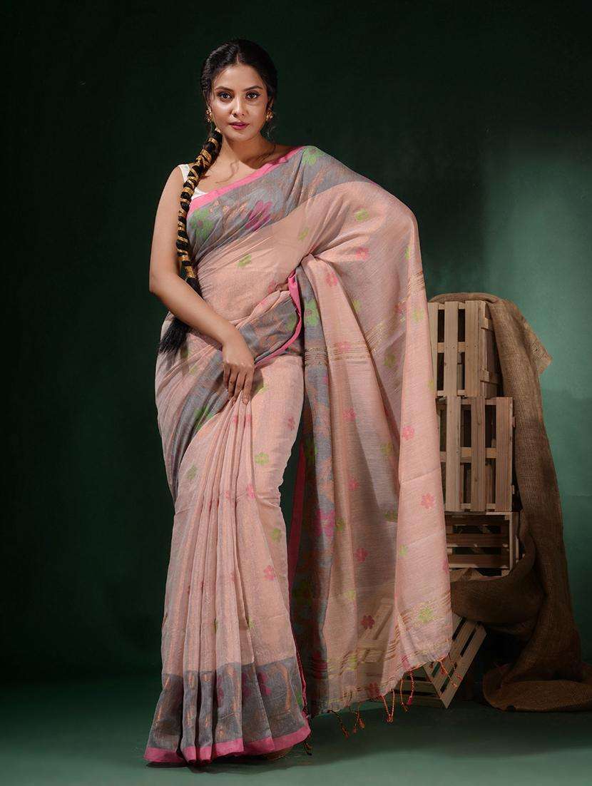 women self design handloom saree with blouse
