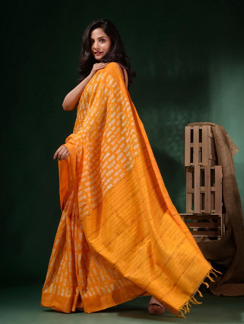 women printed bordered saree with blouse - 22045788 - Standard Image - 2