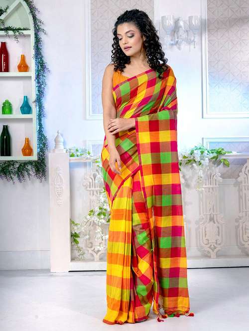 women checkered handloom saree with blouse - 22045817 -  Standard Image - 0