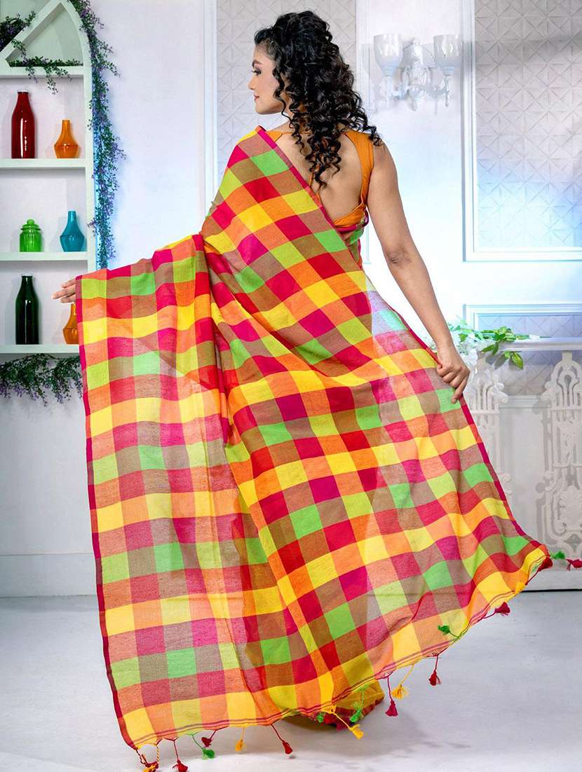 women checkered handloom saree with blouse - 22045817 - Standard Image - 2