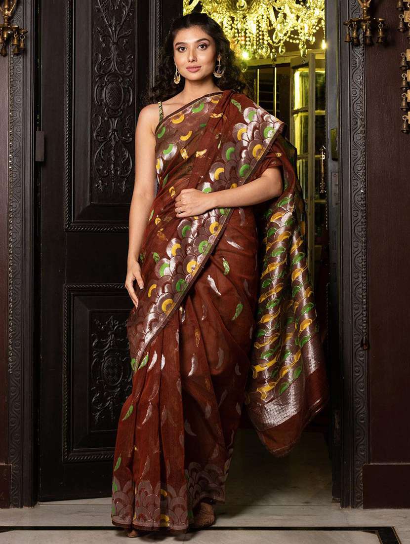 women self design jamdani saree with blouse