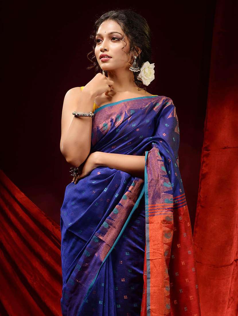 women self design handloom saree with blouse - 22046013 -  Standard Image - 2