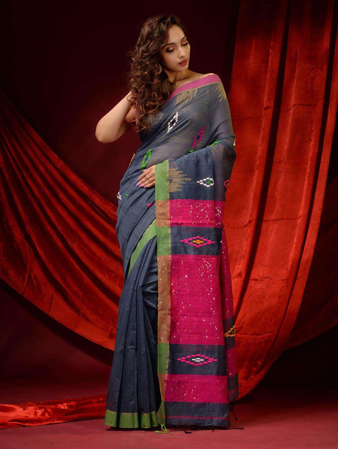 women self design handloom saree with blouse - 22046031 -  Standard Image - 2