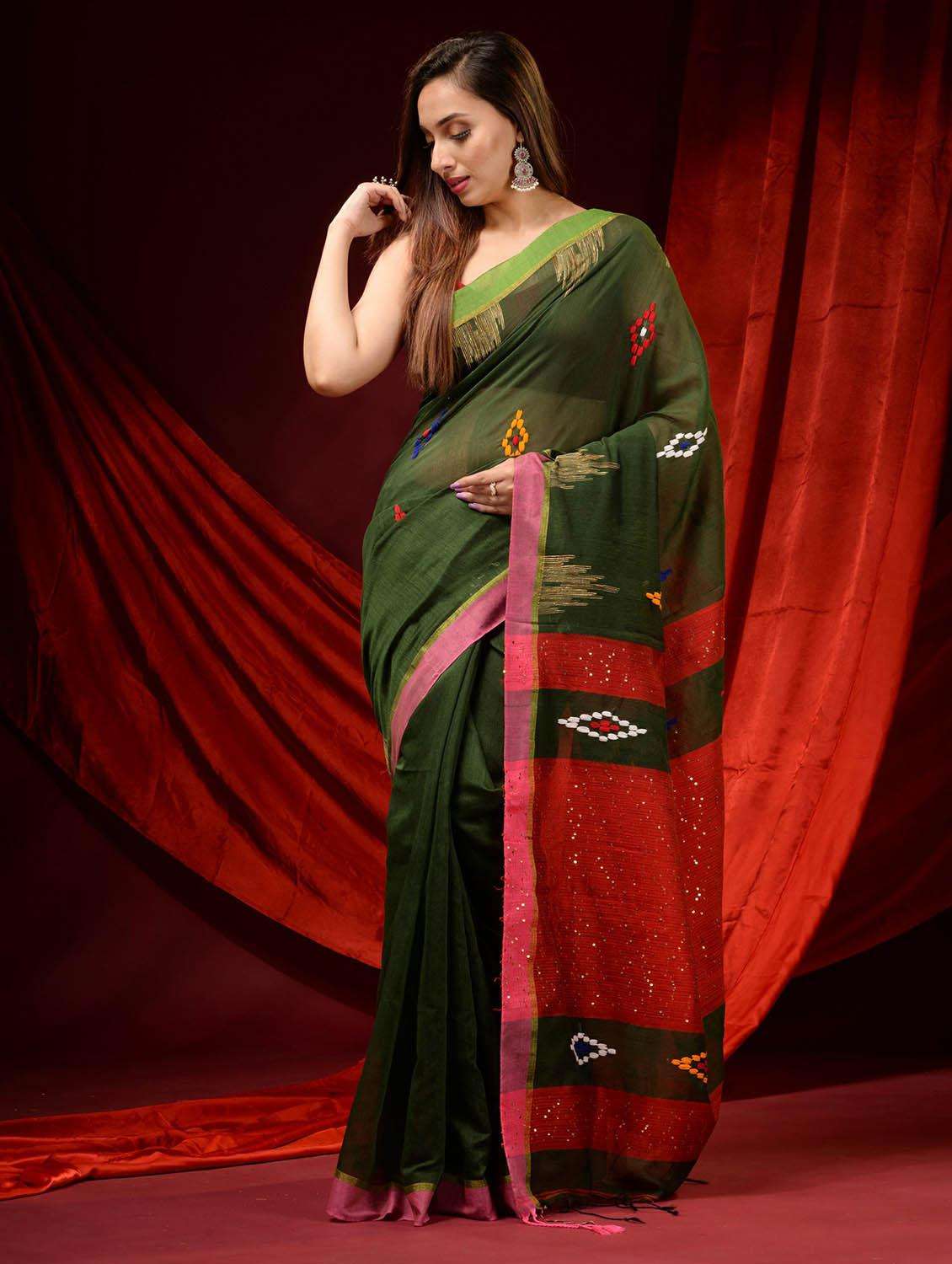 women self design handloom saree with blouse - 22046033 -  Standard Image - 2