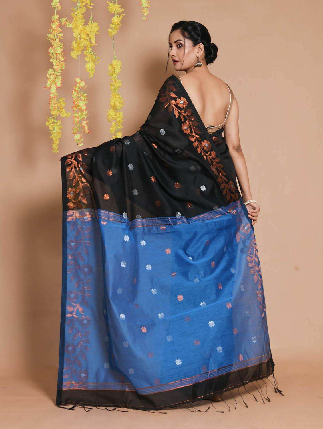 women self design bordered saree with blouse - 22046043 -  Standard Image - 2