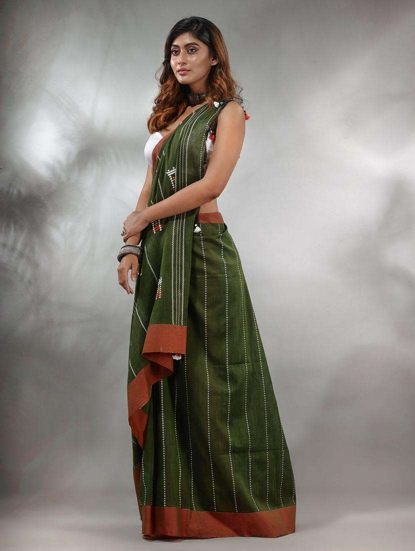 women self design handloom saree with blouse - 22046064 -  Standard Image - 2