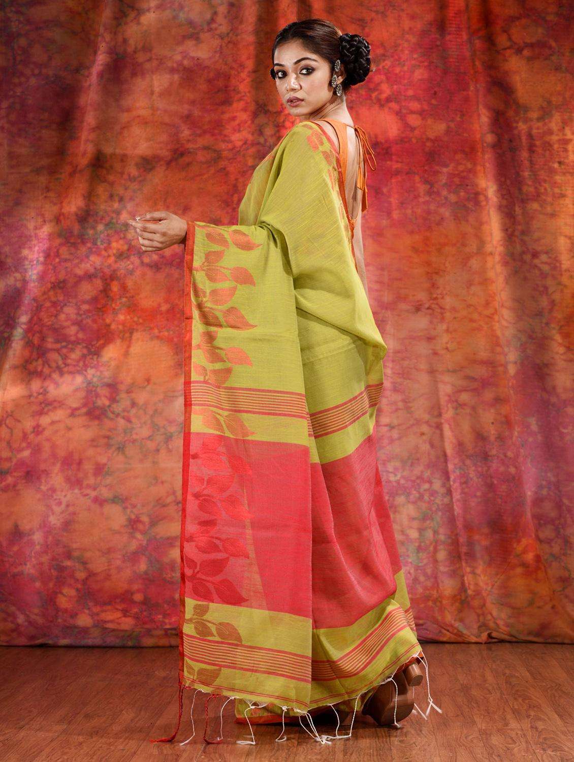 women self design handloom saree with blouse - 22046105 -  Standard Image - 2