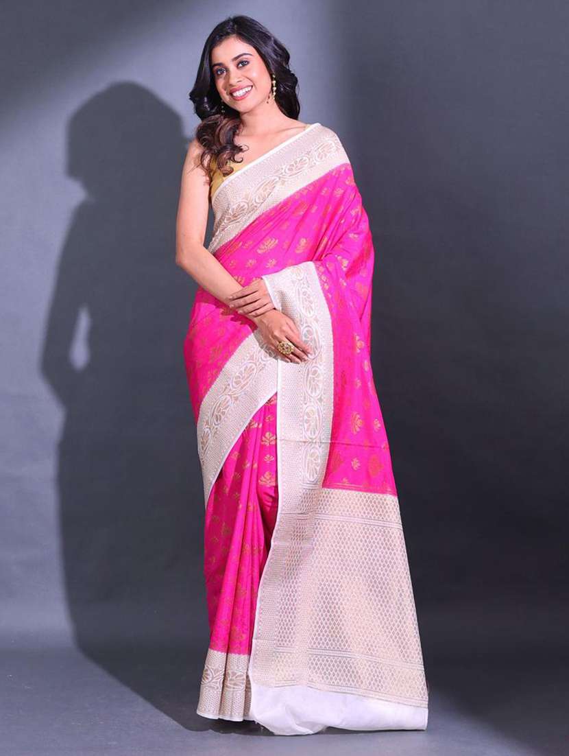 women self design bordered saree with blouse - 22046168 -  Zoom Image - 0