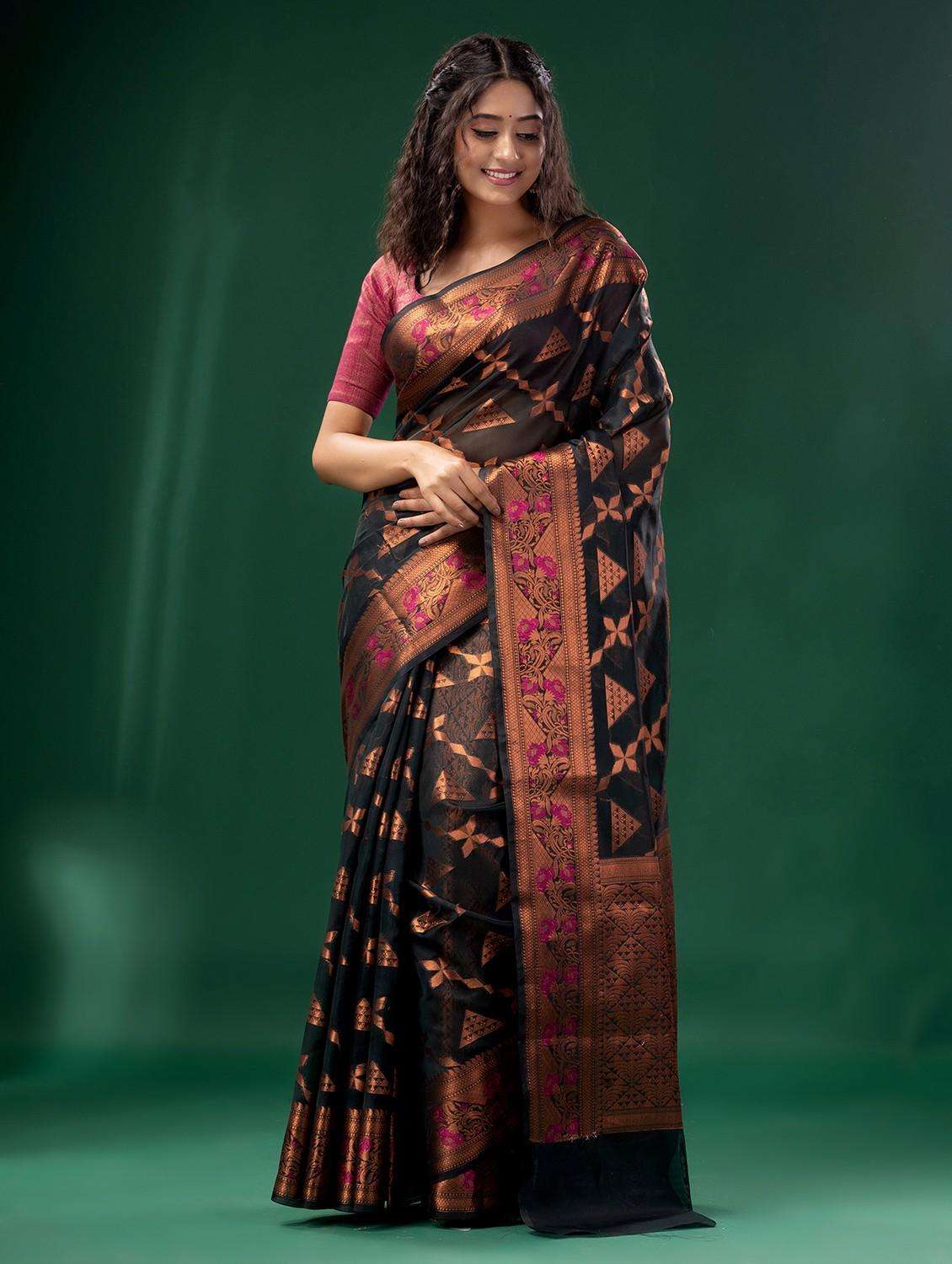 women self design handloom saree with blouse - 22046199 -  Standard Image - 2