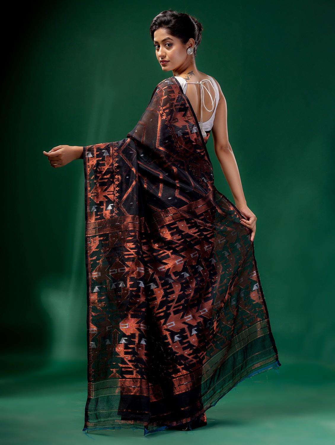 women self design handloom saree with blouse - 22046247 -  Standard Image - 2