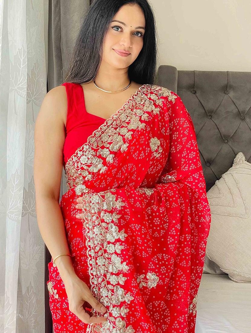 women bandhani printed bordered saree with blouse - 22047911 - Standard Image - 2