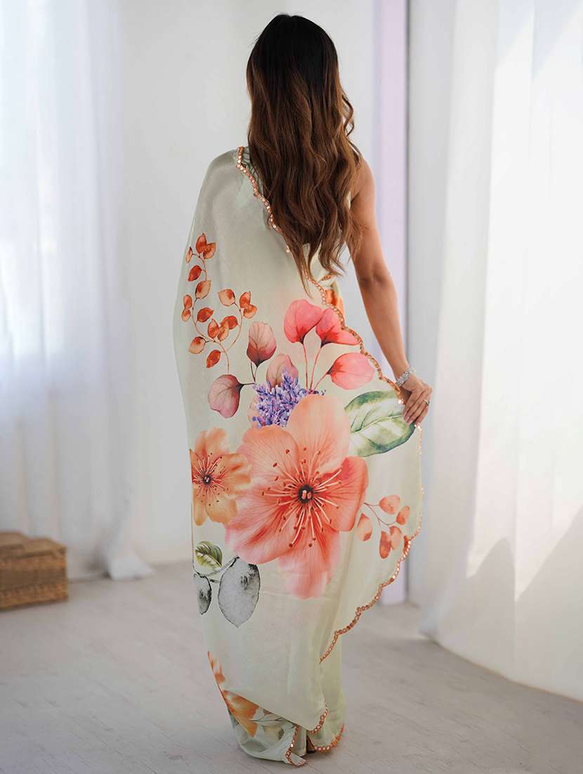women printed casual wear saree with blouse - 22047970 - Standard Image - 2