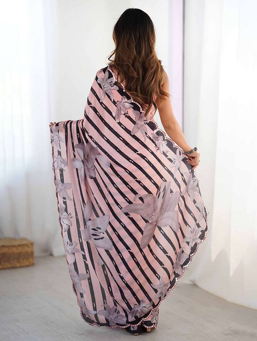 women printed casual wear saree with blouse - 22047981 -  Standard Image - 2