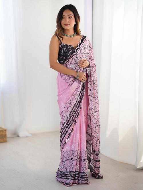 women printed casual wear saree with blouse - 22047982 - Standard Image - 0
