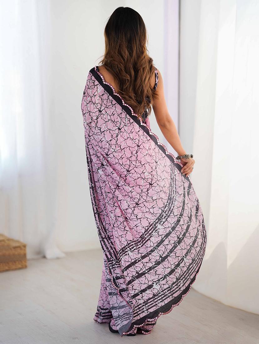 women printed casual wear saree with blouse - 22047982 - Standard Image - 2