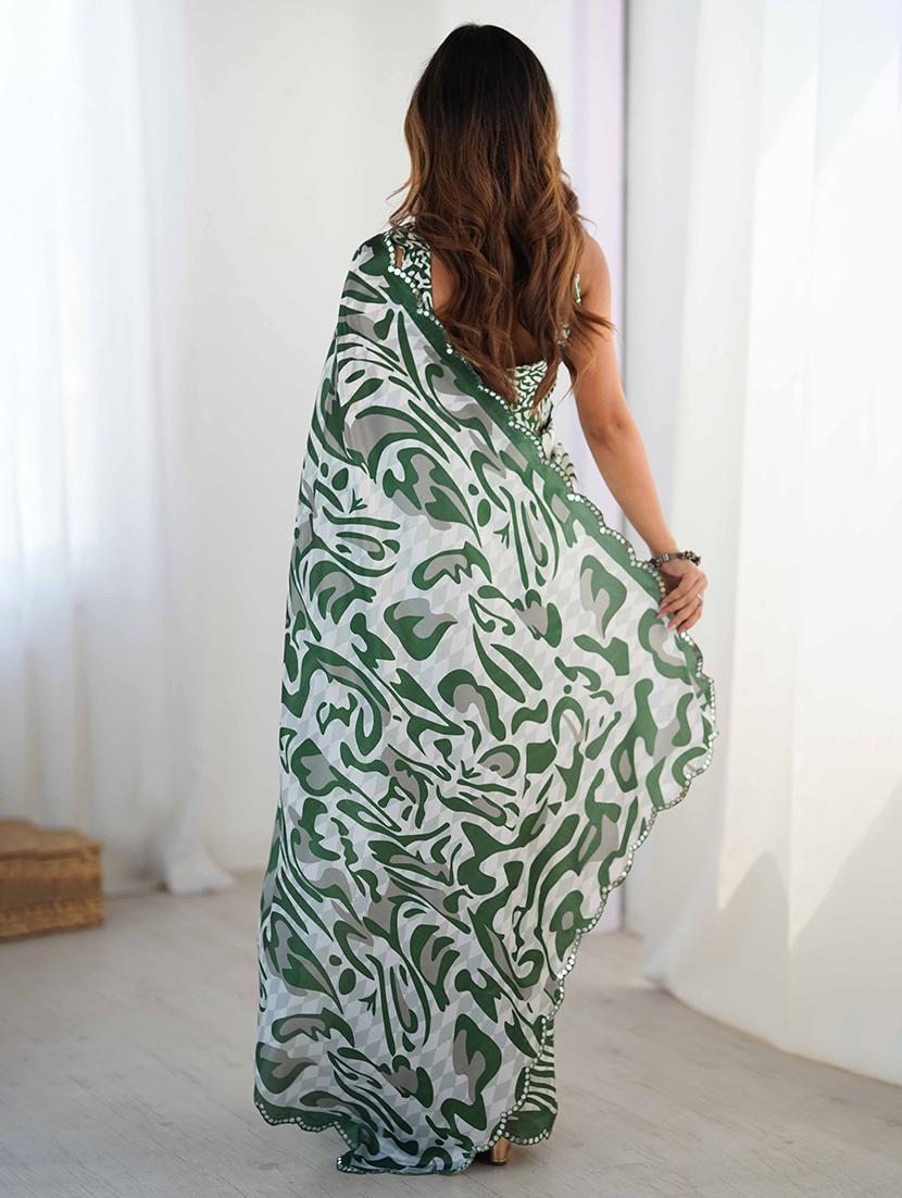 women printed casual wear saree with blouse - 22047984 - Standard Image - 2