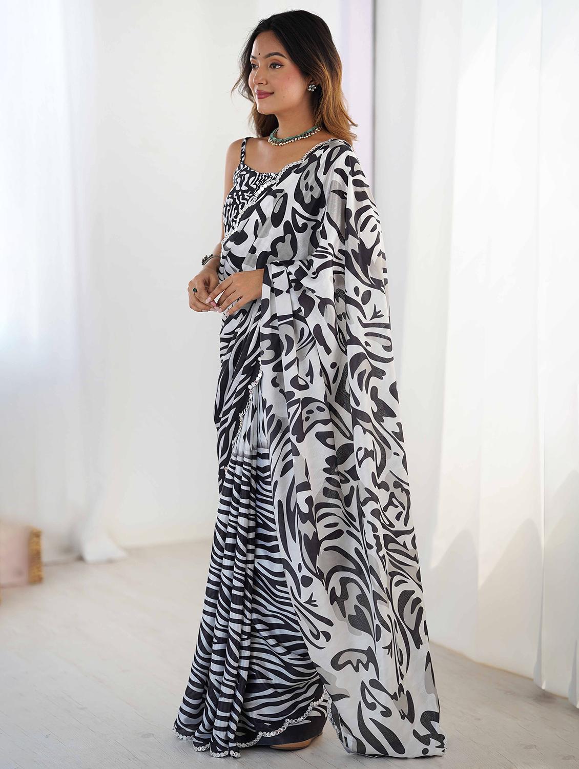 women printed casual wear saree with blouse - 22047985 -  Zoom Image - 0
