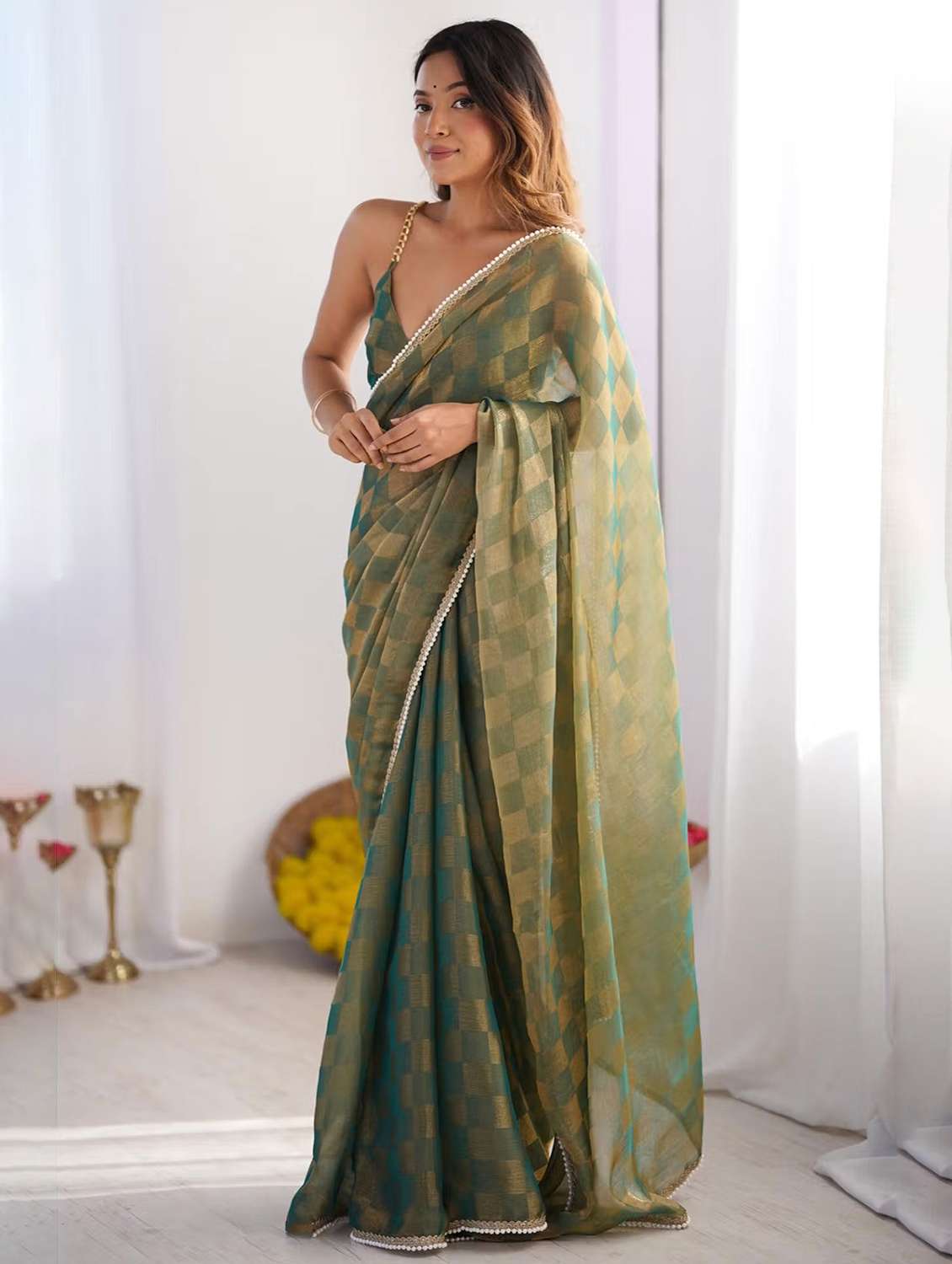 women checkered printed saree with blouse