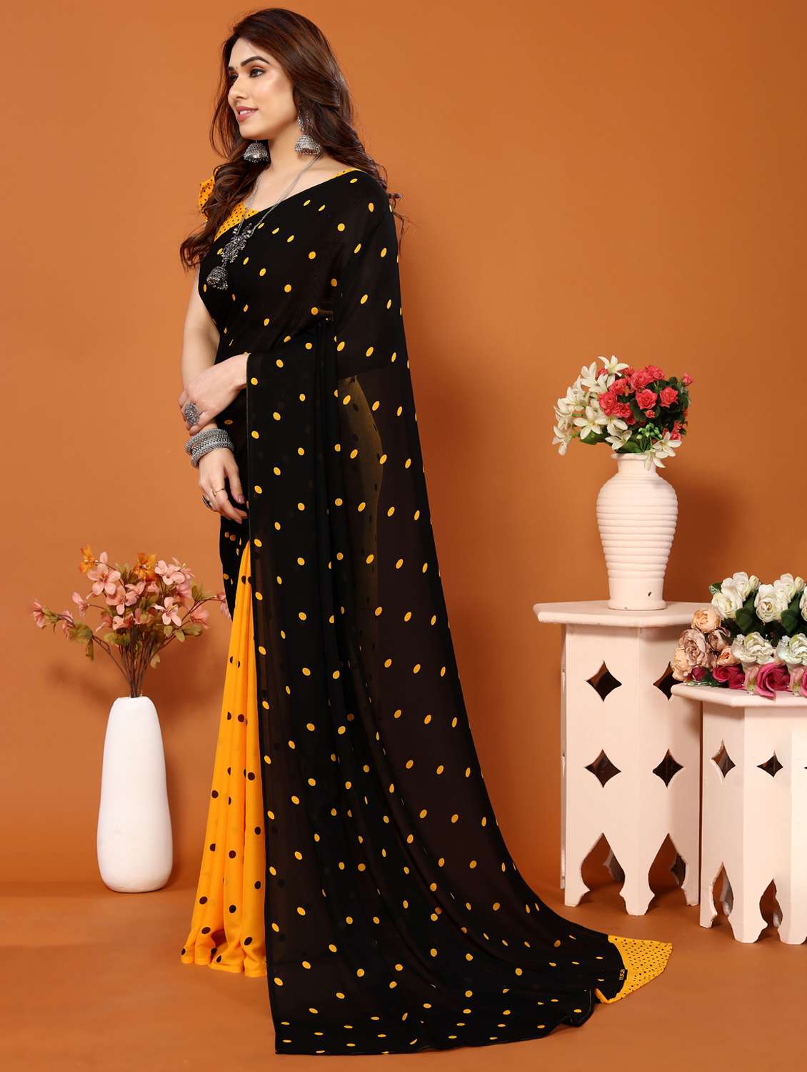 women printed casual wear saree with blouse - 22048613 -  Standard Image - 2