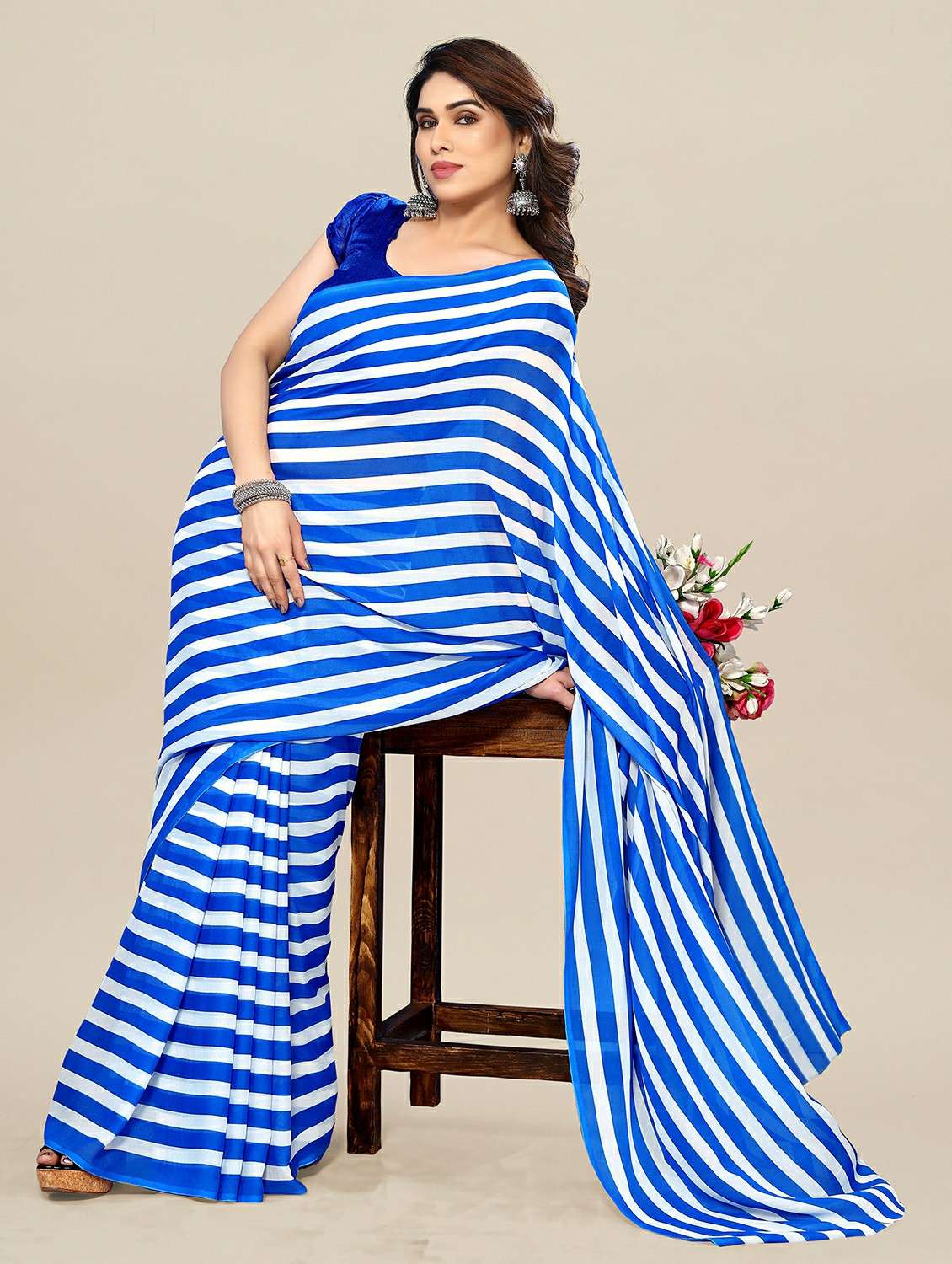 women printed casual wear saree with blouse - 22049989 -  Standard Image - 2