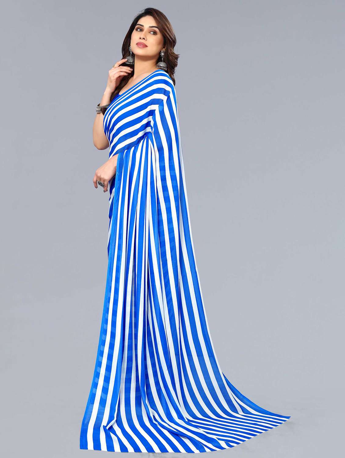 women printed casual wear saree with blouse - 22050117 -  Standard Image - 2