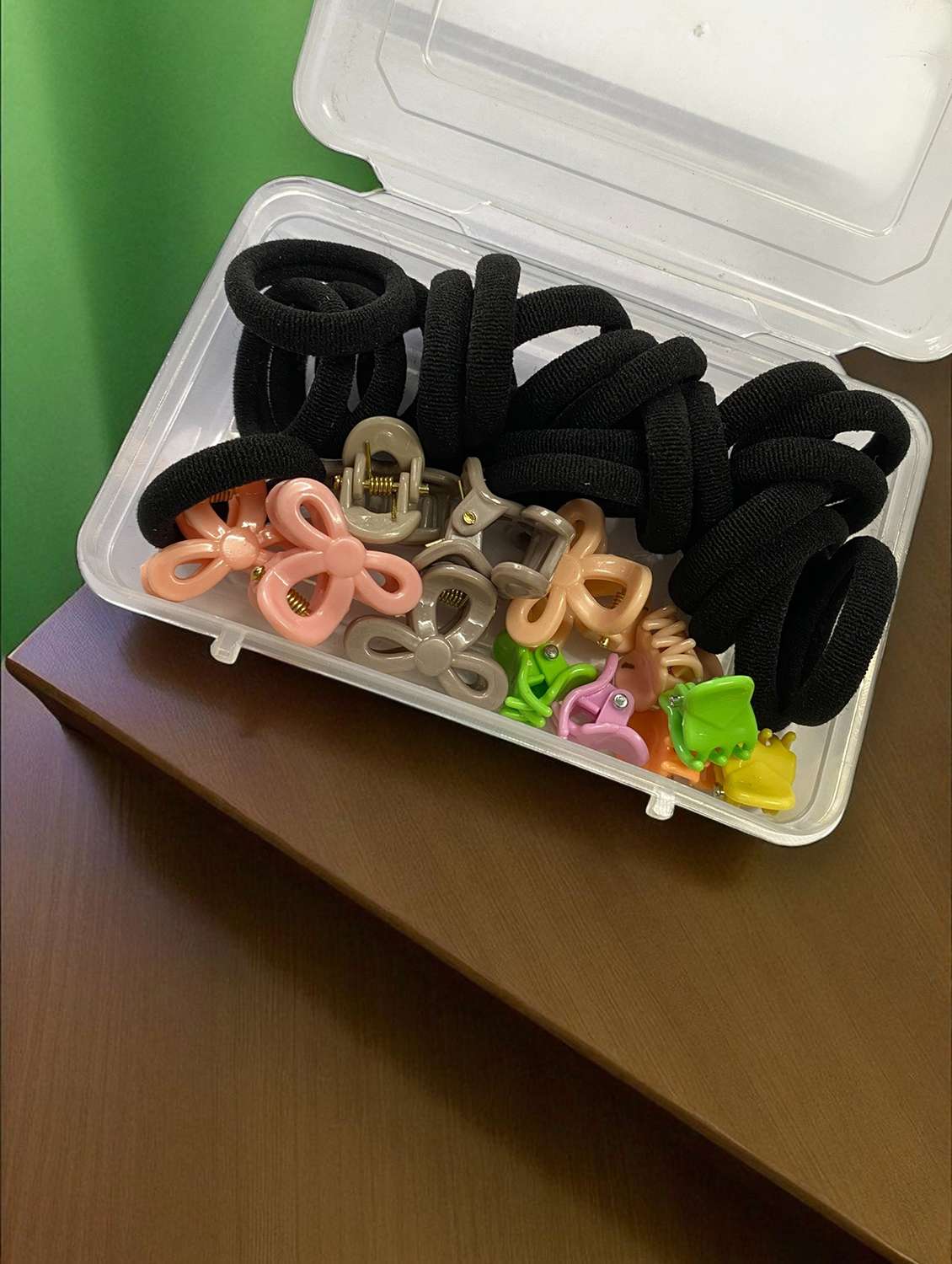 pack of black rubber bands and clutchers - 22051997 -  Standard Image - 2