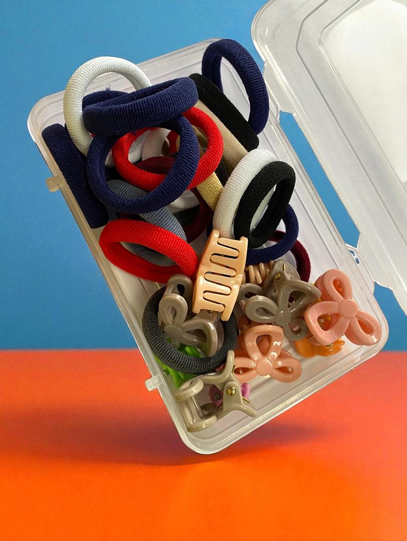 pack of multicolored rubber bands and clutchers - 22052003 - Standard Image - 2