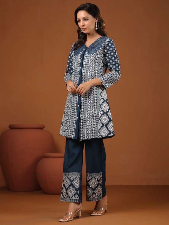 women three quarter sleeve regular fit ethnic co-ord set - 22052035 - Standard Image - 2